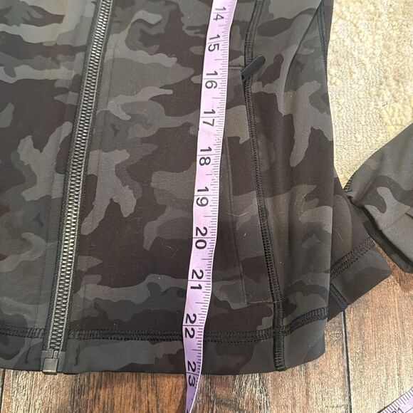 Lululemon Hooded Define Jacket size 4 in Camo greenish grey Camo EUC - Picture 11 of 13